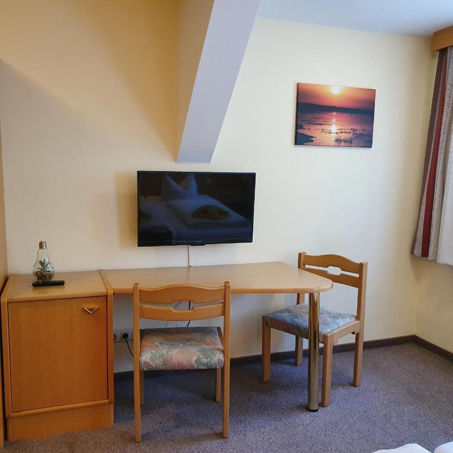 Gasthof Zur Friedenseiche Lohsa Buitenkant foto